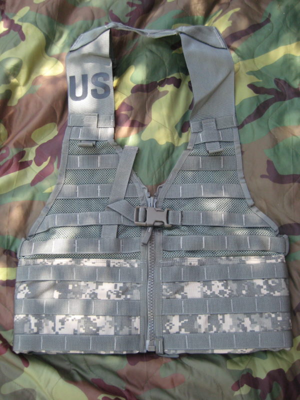 Original US Army ACU digital Molle FLC-Weste