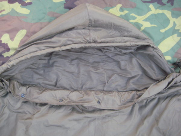 Originaler Mumienschlafsack der niederländischen Armee / Tropenausführung mit integriertem Moskitonetz – Bild 2