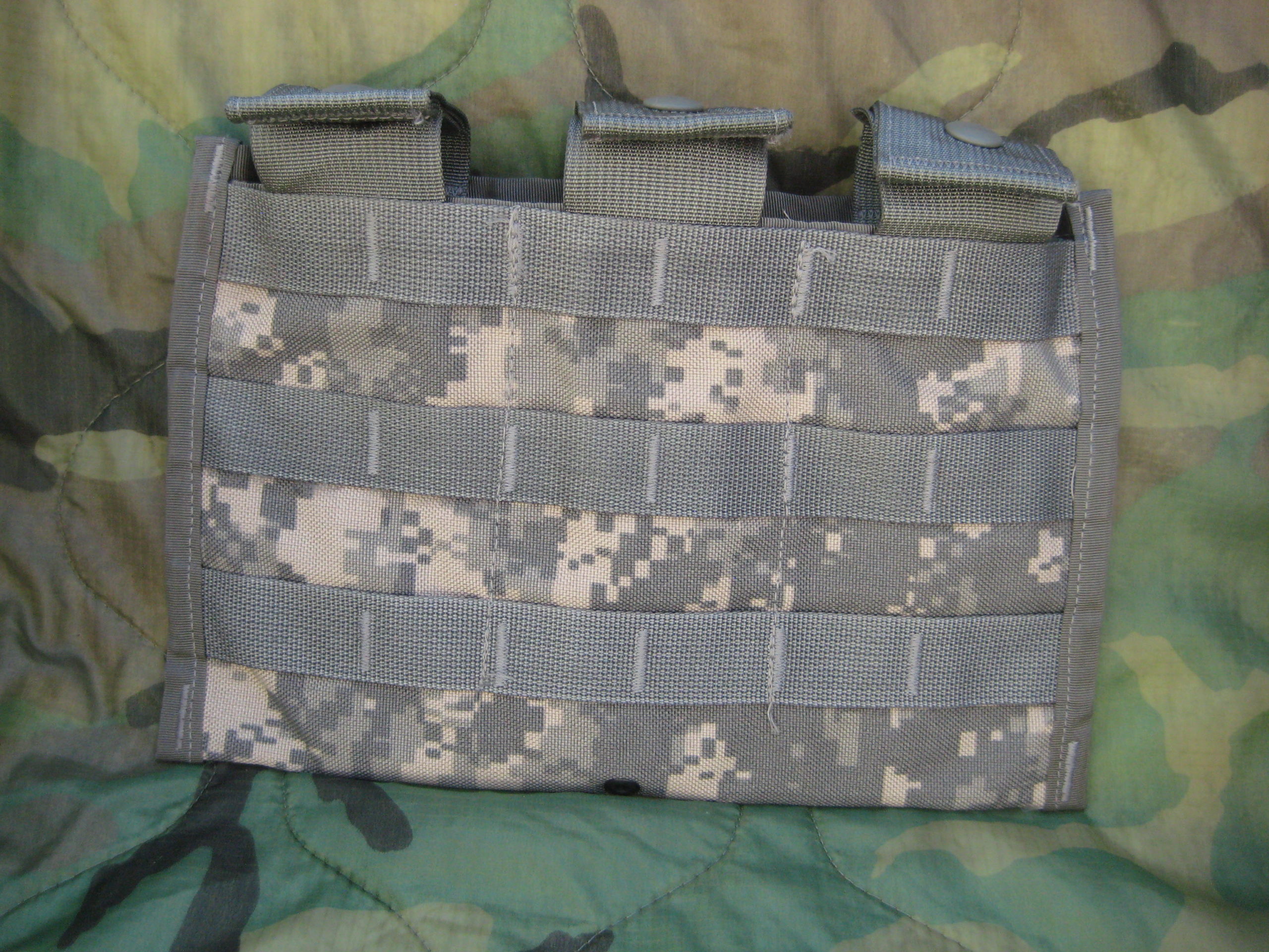 Original US Army Triple Mag Molle II in Digital