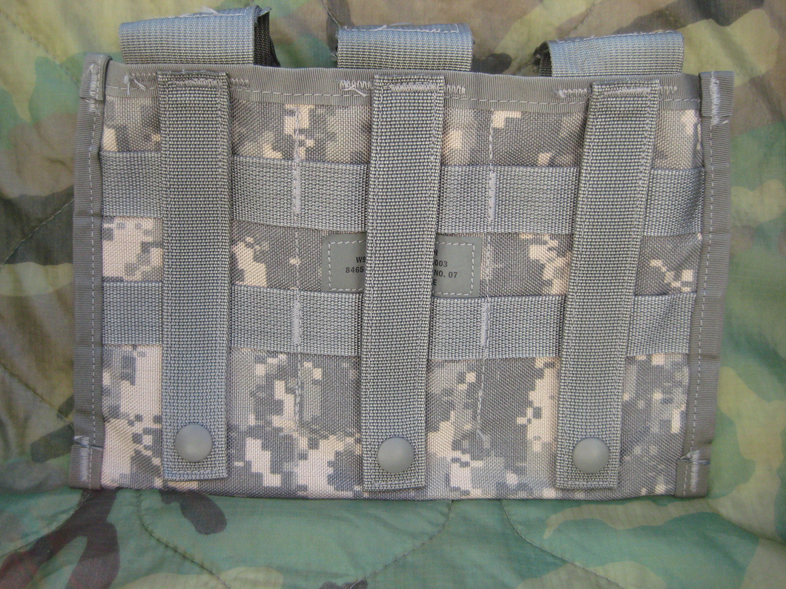 Original US Army Triple Mag Molle II in Digital – Bild 2