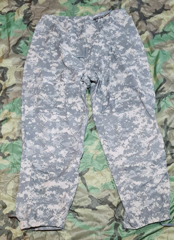 Original US Army GEN III Extreme Cold Weather Hose / Trouser ACU digital - Gr. Medium / Regular