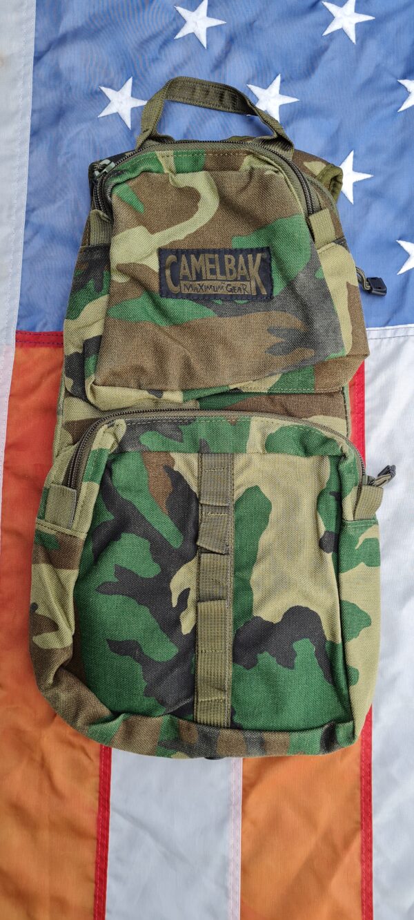 Original CamelBak Trinkrucksack Maximum Gear M.U.L.E in woodland