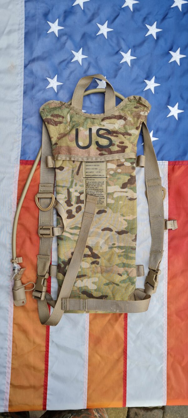 Original US Army Trinkrucksack / Hydration Carrier Bag in Multicam – Bild 2