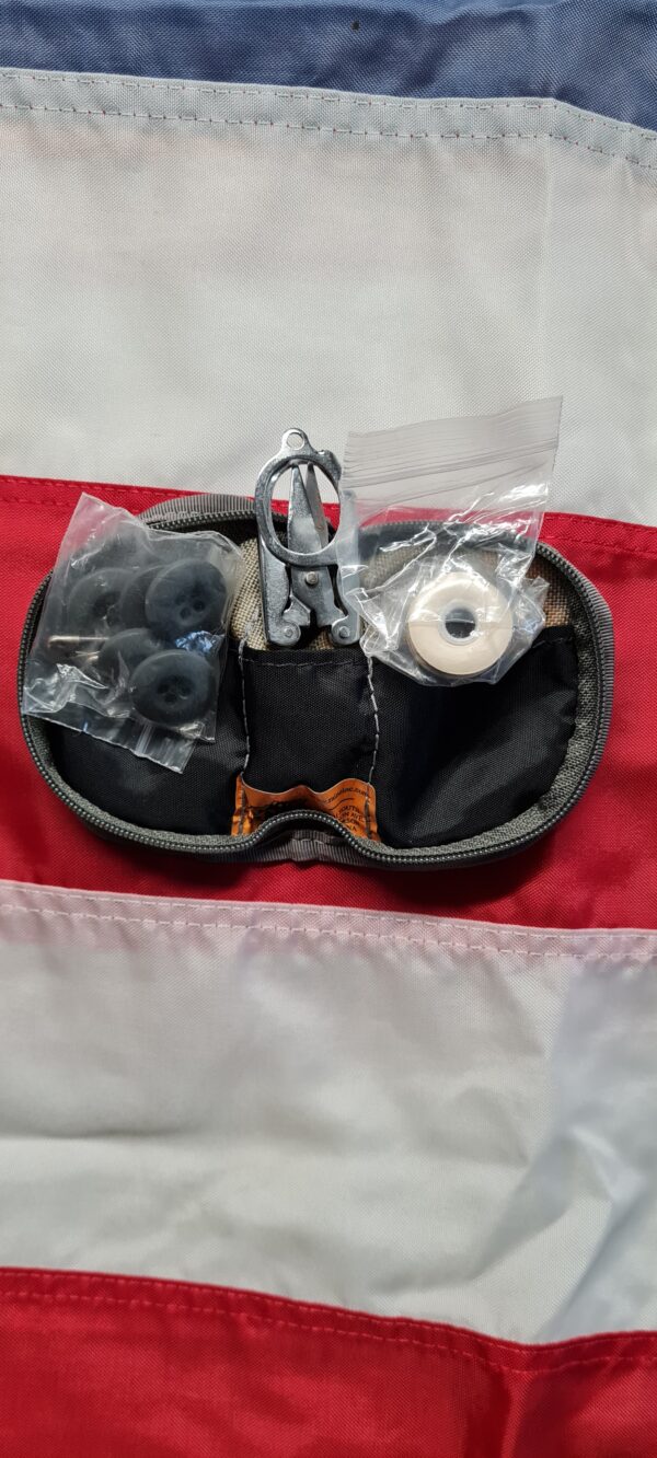 Original US Army Sewing Set / Nähset in Digital – Bild 2
