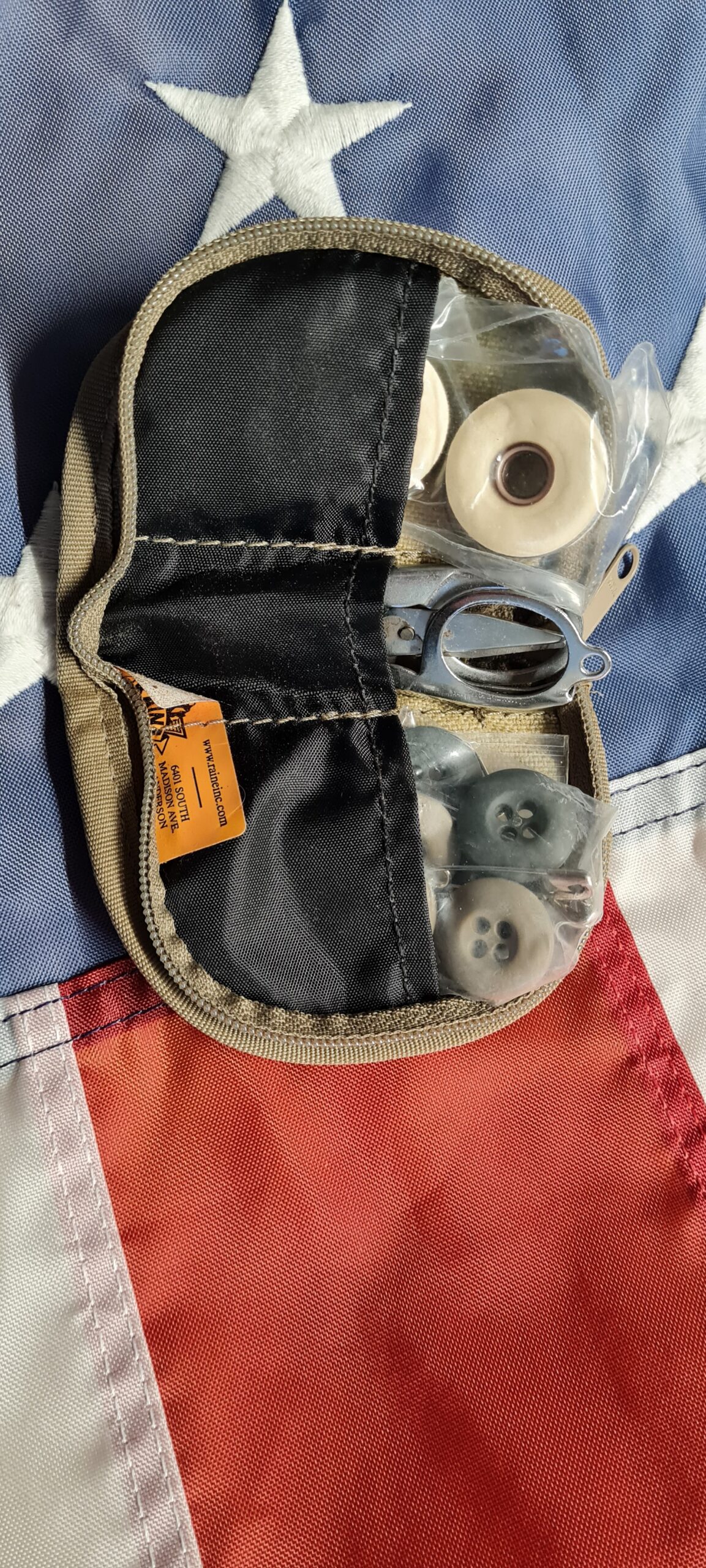 Original US Army Sewing Set / Nähset in Multicam – Bild 3