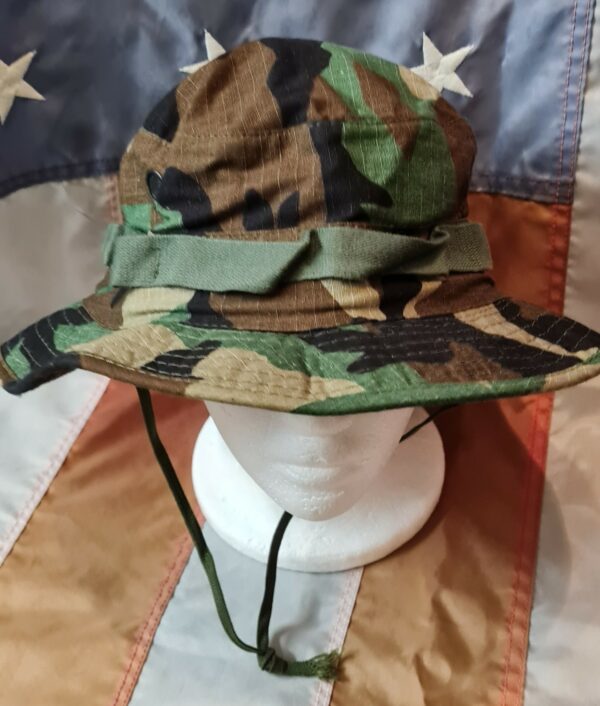 Original US Army Boonie / Dschungelhut / Tropenhut in Woodland – Bild 3