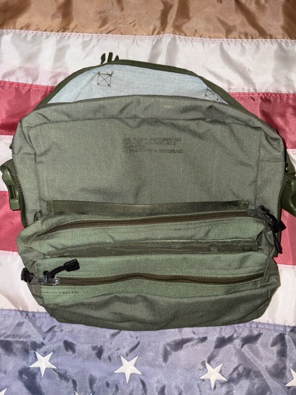 Original US Army Medical and Instrument Pouch / Tasche in oliv – Bild 3