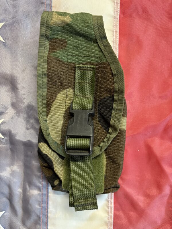 Original US Army Rack Sabre Radio Pocket Molle II Pouch in woodland