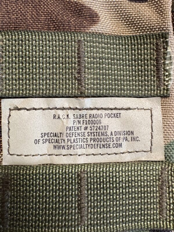 Original US Army Rack Sabre Radio Pocket Molle II Pouch in woodland – Bild 3